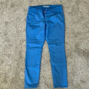Old Navy Rockstar size 12. Skinny Women’s Jeans. Bright Blue. NWOT.